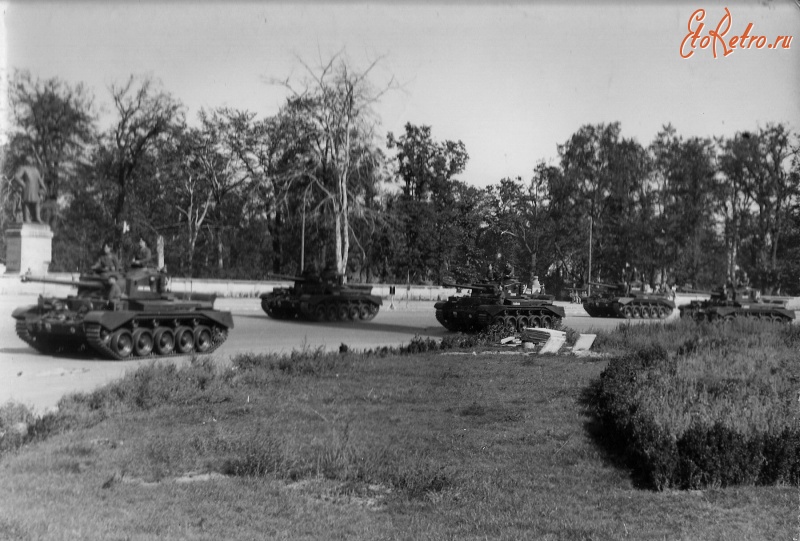 Военная техника - Парад Победы союзных войск 7 сентября 1945 года.