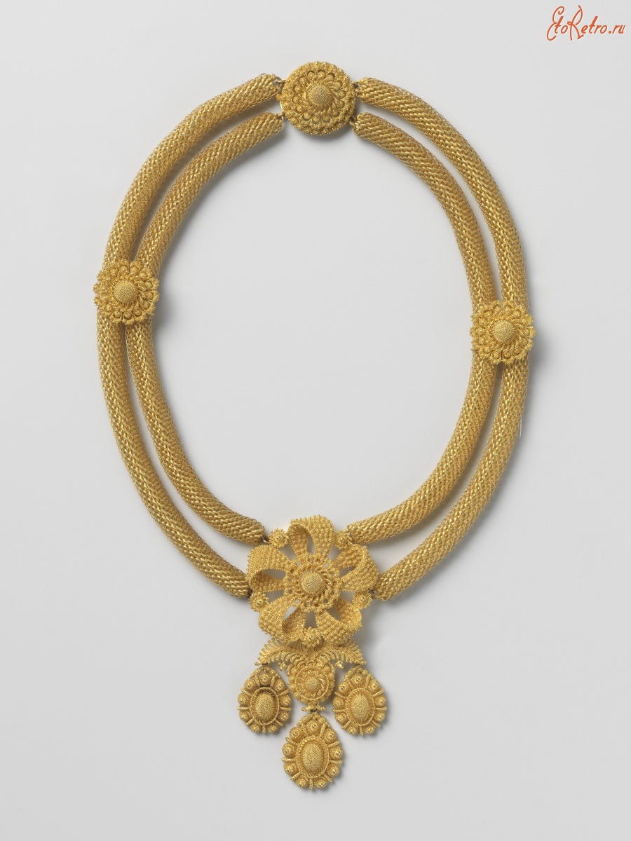 Драгоценности, ювелирные изделия - Золотое филигранное ожерелье с кулоном