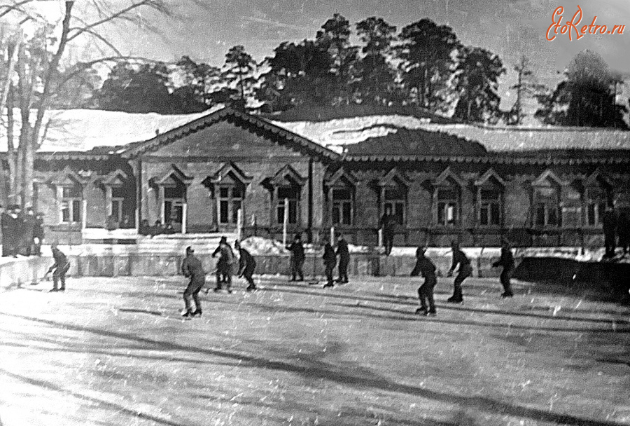 Лежнево - Новые Горки. Лежневский район. Каток около средней школы.
