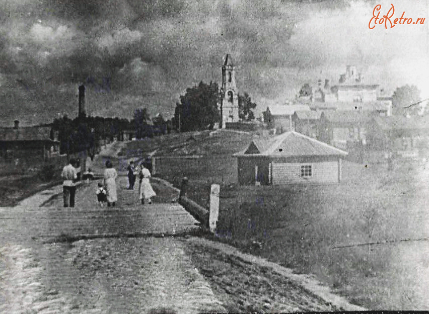 Лежнево - Новые Горки. Лежневский район. Колокольня и старая церковь.