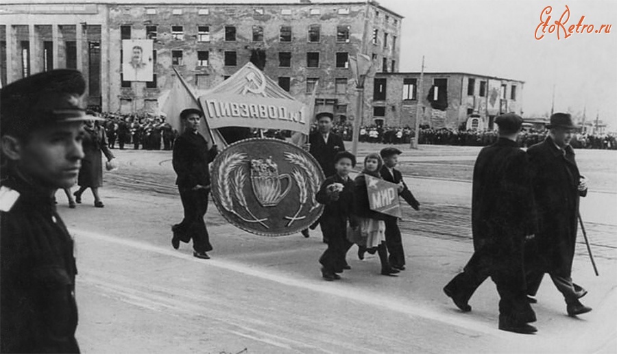 Калининград - Калининград. Первомайская демонстрация. 1950 год.