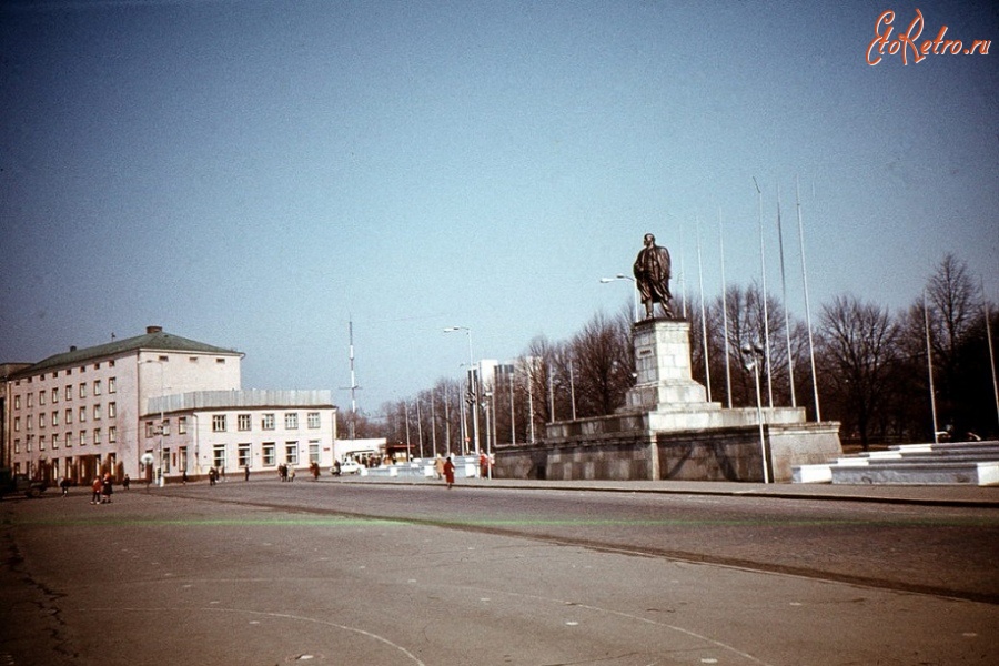 Калининград - Памятник Ленину на площади Победы