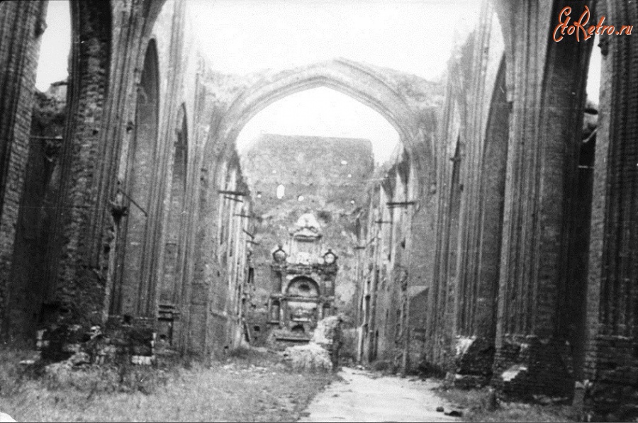 Калининград - Внутри развалин кафедрального собора