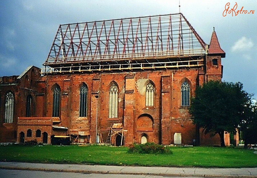 Калининград - Строительство крыши Кафедрального собора.