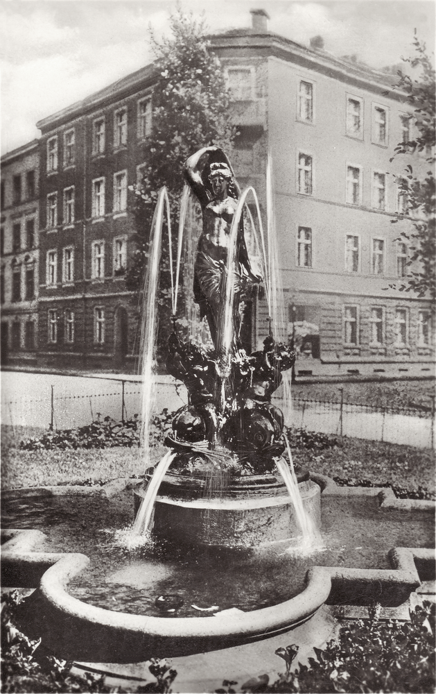 Советск - Tilsit, Thesingplatz, Brunnen 