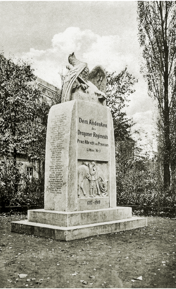Советск - Tilsit, Thesingplatz, Denkmal des Dragoner-Regiments Prinz Albrecht v. Preussen Nr. 1