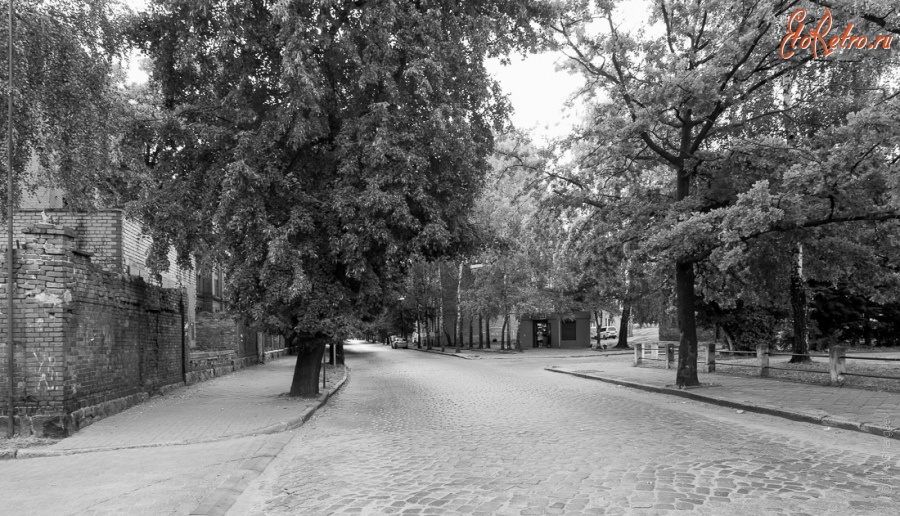 Черняховск - . Перекресток улиц Jordanstrasse (ныне Комсомольская ) и Albert-Stadie-Strasse (Гвардейская). Снимок сделан в 1915 году.