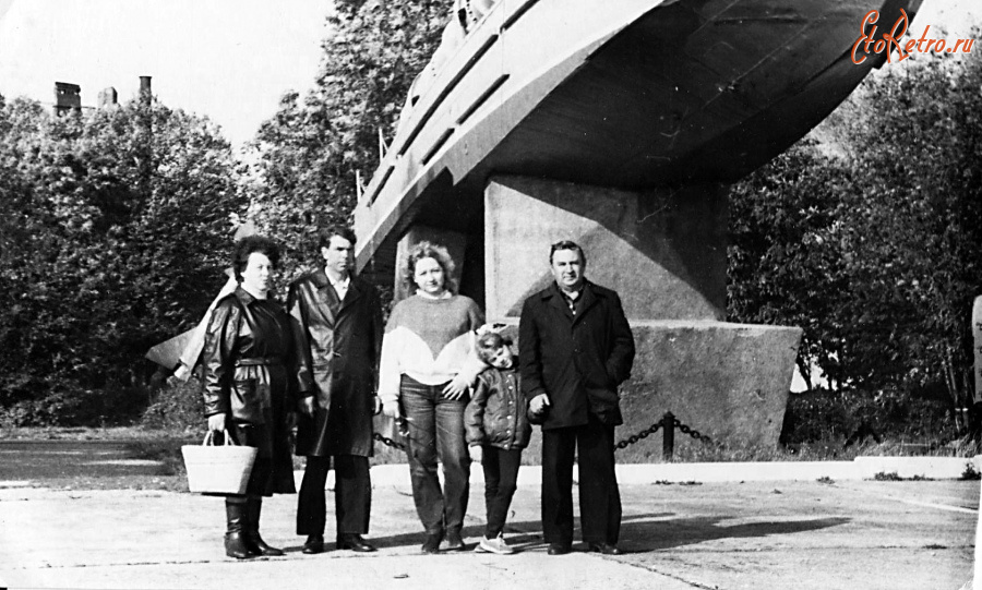 Балтийск - Торпедный катер на площади Балтийской славы.