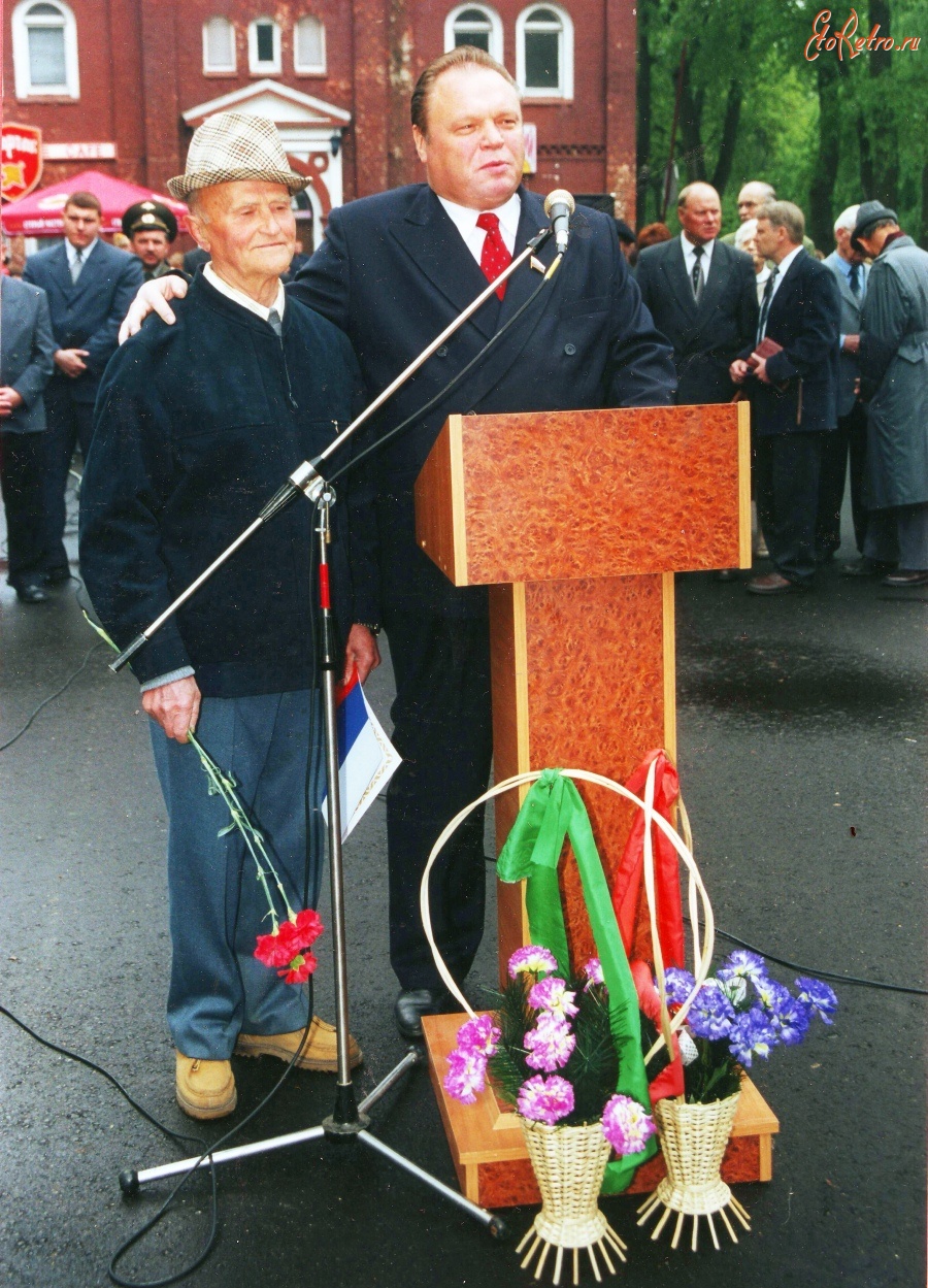 Гусев - Гусев. Улица Зои Космодемьянской у спортзала 