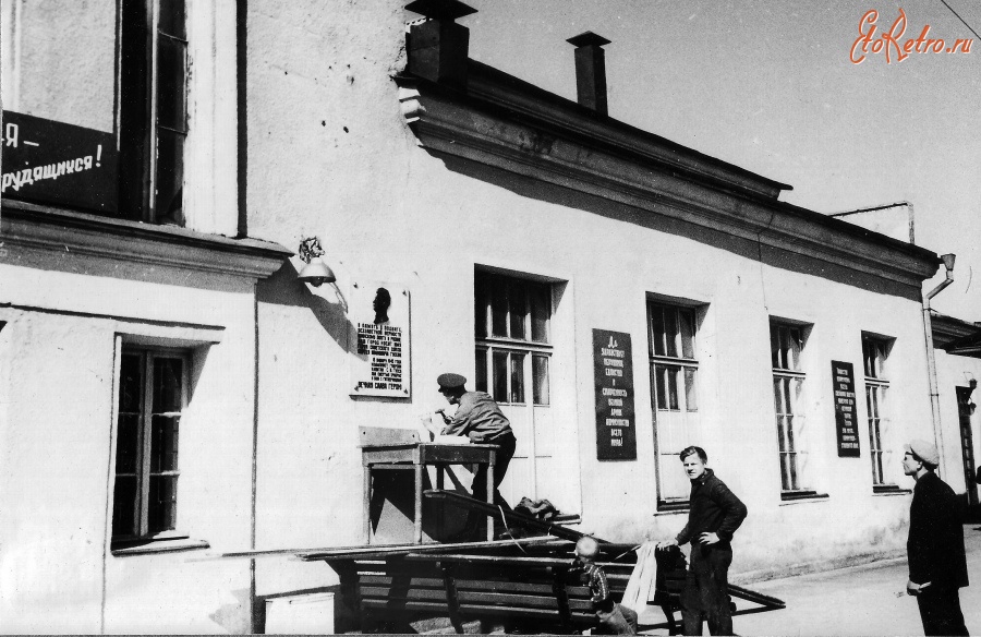 Гусев - Гусев. Установка памятной таблички в честь войск штурмовавших Гумбиннен на Гусевском железнодорожном вокзале.