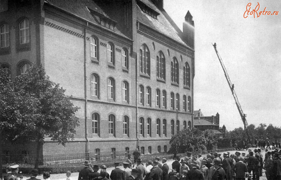 Гусев - Gumbinnen. Loeschubueng am Gebaeude der Friedrichsschule.