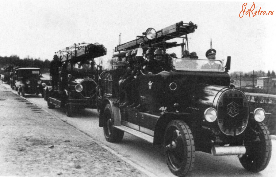 Гусев - Gumbinnen. Freiwillige. Feuerwehr Feuerzeugkolonne in Bereitstellung zum Mai-Umzug.