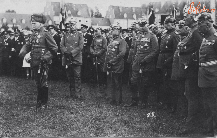 Гусев - Gumbinnen. Generalfeldmarschall von Mackensen auf dem staedtischen Sportplatz.