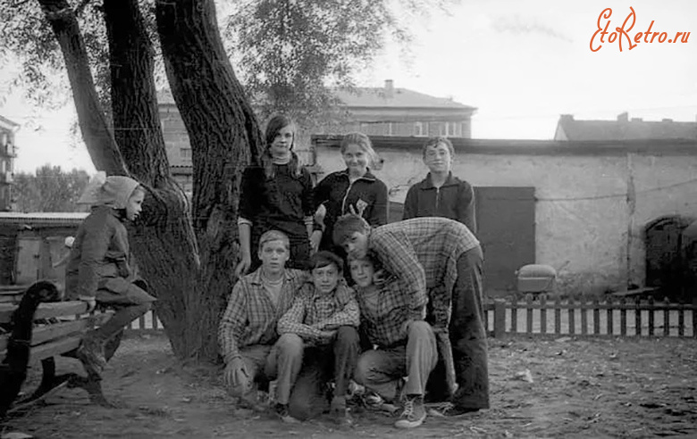 Гусев - Во дворе домов по улицам Менделеева, Вокзальной, Победы и Железнодорожной.