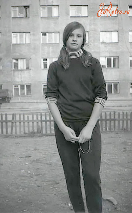 Гусев - Во дворе дома №3 по улице Вокзальной.