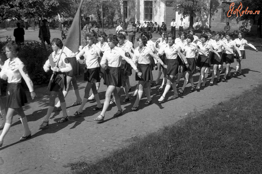 Гусев - Улица Зои Космодемьянской. Строевой смотр группы №18 ГПТУ-6