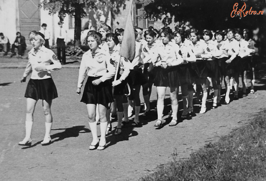 Гусев - Улица Зои Космодемьянской. Строевой смотр группы №18 ГПТУ-6