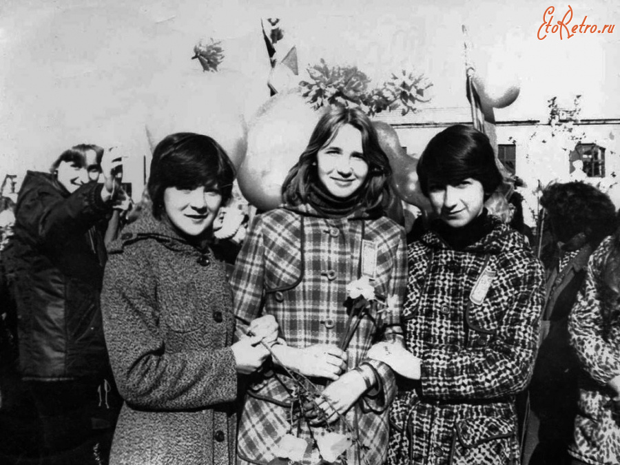 Гусев - Площадь Победы. Гусевские девушки.