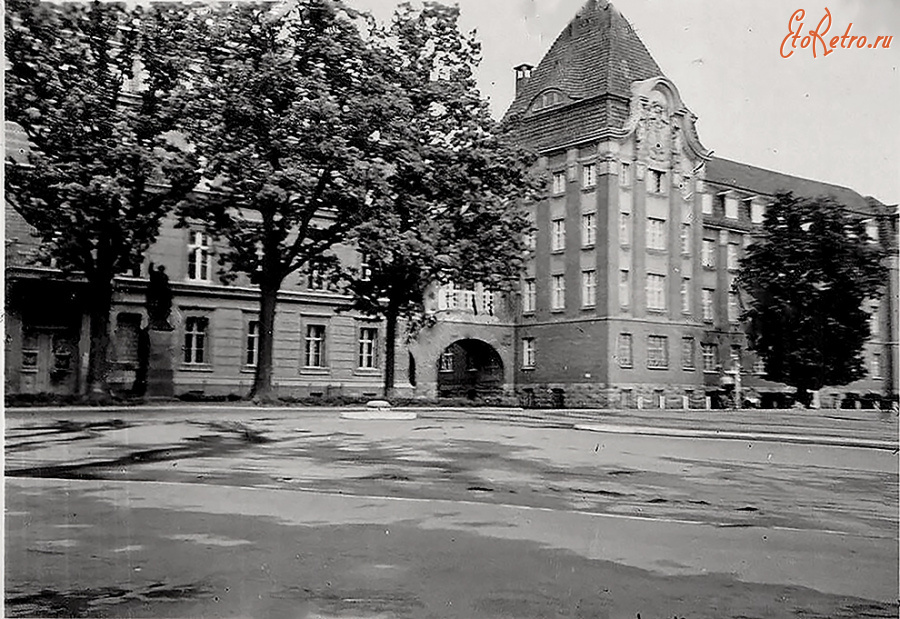 Гусев - Gumbinnen. Alte und Neue Regierung.