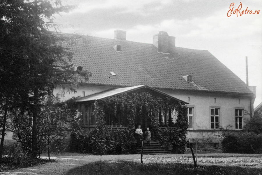 Гусев - Kampischkehmen (Angereck), Wohnhaus, Parkansicht.
