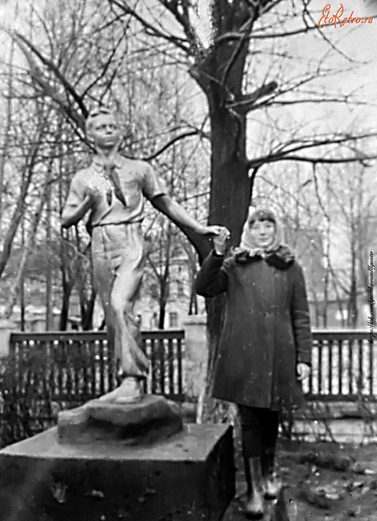 Гусев - Статуя 