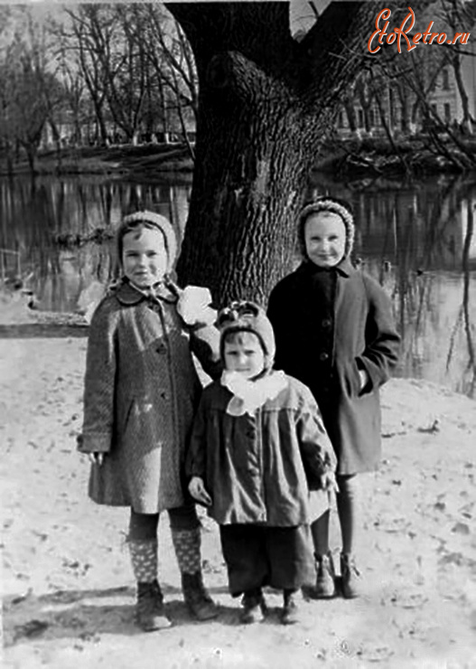 Гусев - На берегу реки Писсы.