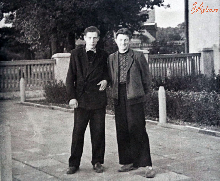 Гусев - На перроне железнодорожного вокзала.