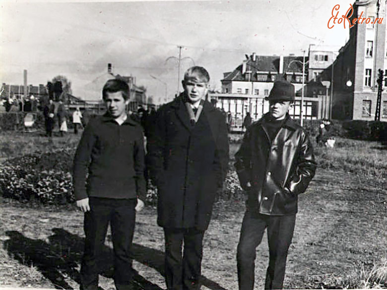 Гусев - В сквере на площади Победы.