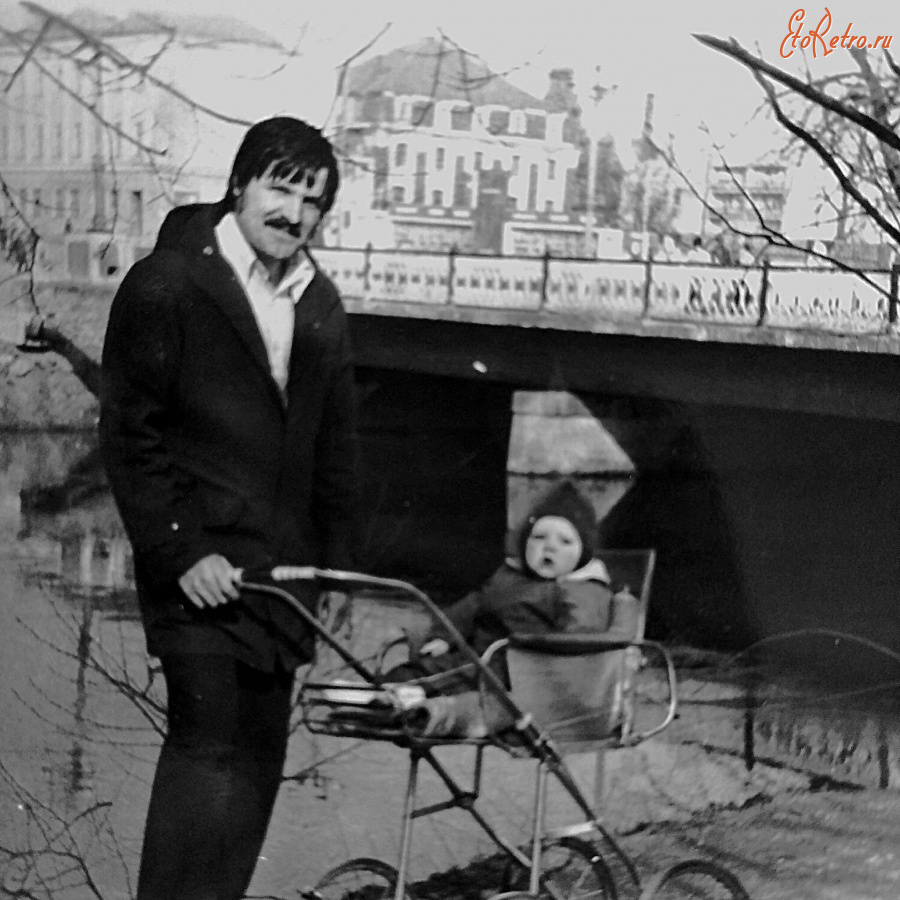 Гусев - На променаде у Главного моста.
