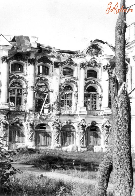 Ленинградская область - Вид части разрушенного паркового фасада Большого Екатерининского дворца