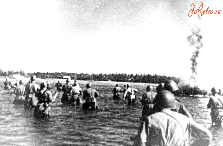 Ленинградская область - Морская пехота штурмует один из островов Ладожского озера