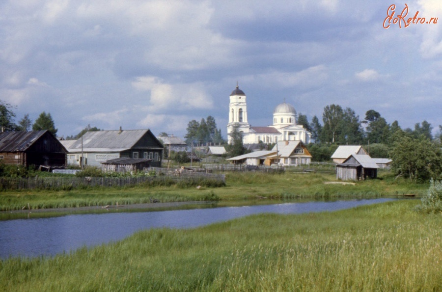 Ленинградская область - Река Соминка и Петропавловская церковь