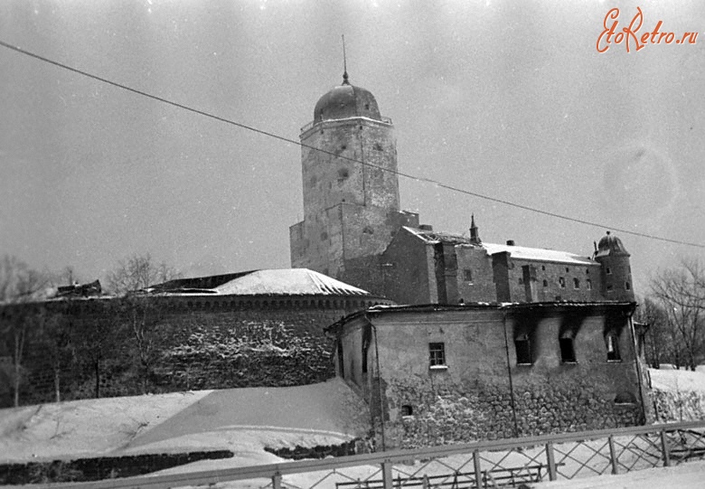 Выборг - Вид старинной крепости, в г. Выборг (Панорама из двух снимков.)