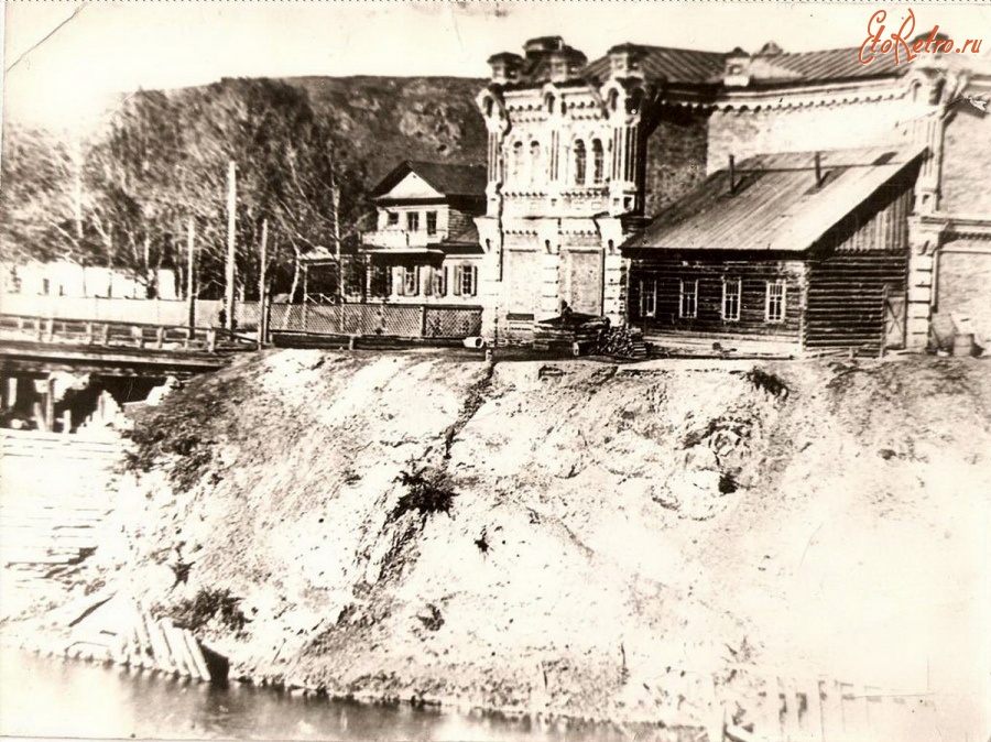 Гурьевск - Здание магазина Ермолаева 1917г. (Вид со стороны р.Бачат)