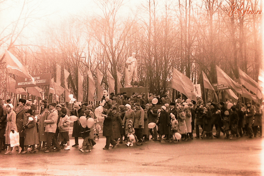 Истра - 1986 год. Колонна  Ветроэна.