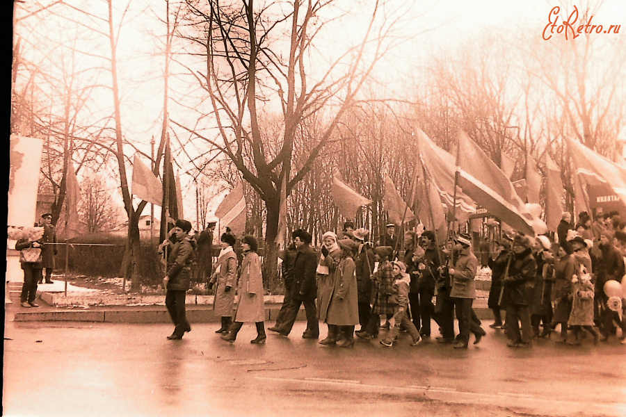 Истра - 1986 год. Колонна  Ветроэна.