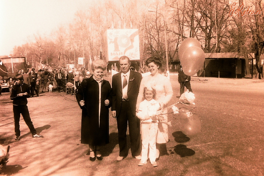 Истра - 1 Мая. 1986 год. Колонна Ветроэна.