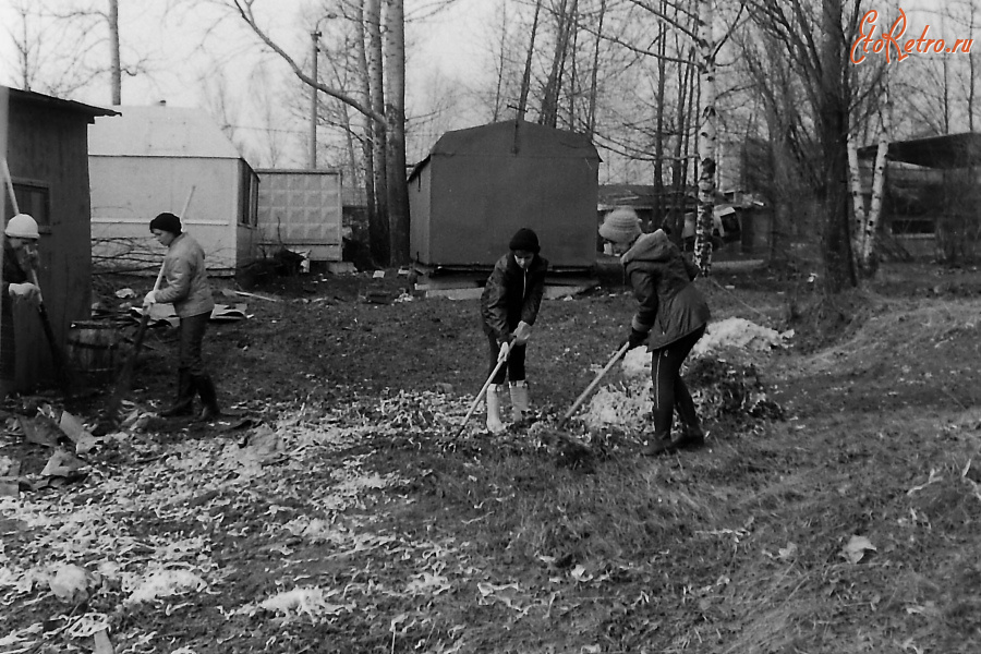 Истра - Субботник на территории Ветроэна. 1986 г.
