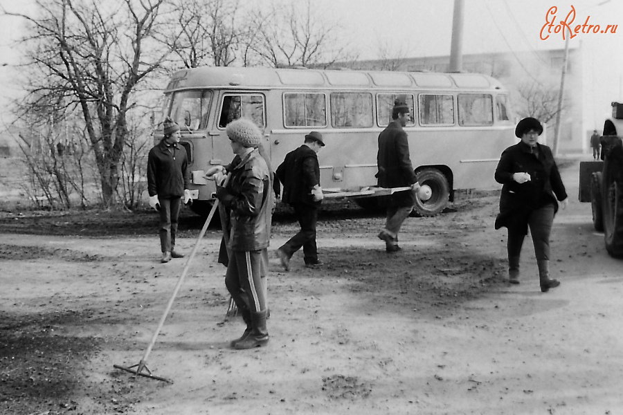 Истра - Субботник на территории Ветроэна. 1986 г.