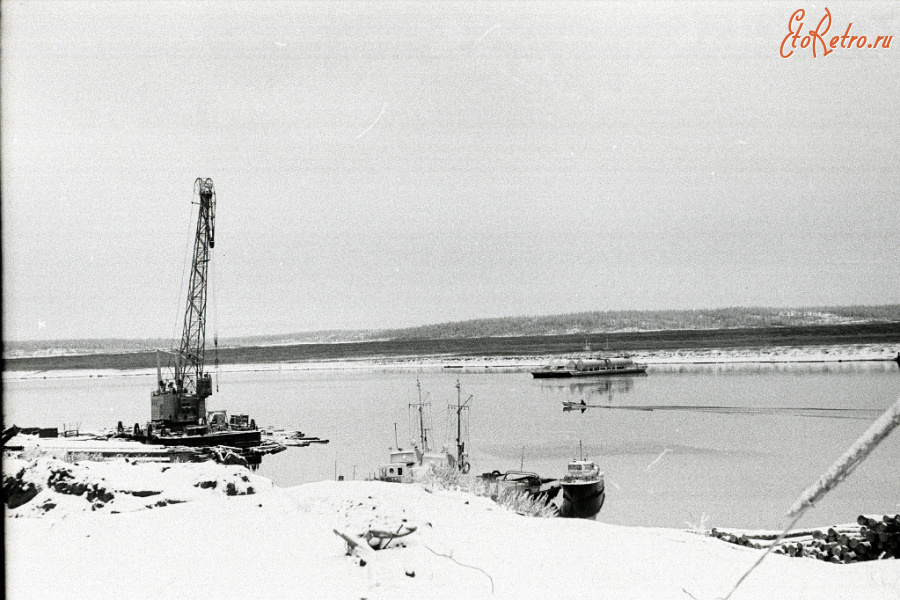 Красноярский край - Тухард (Факел). Причал на реке Большая Хета.