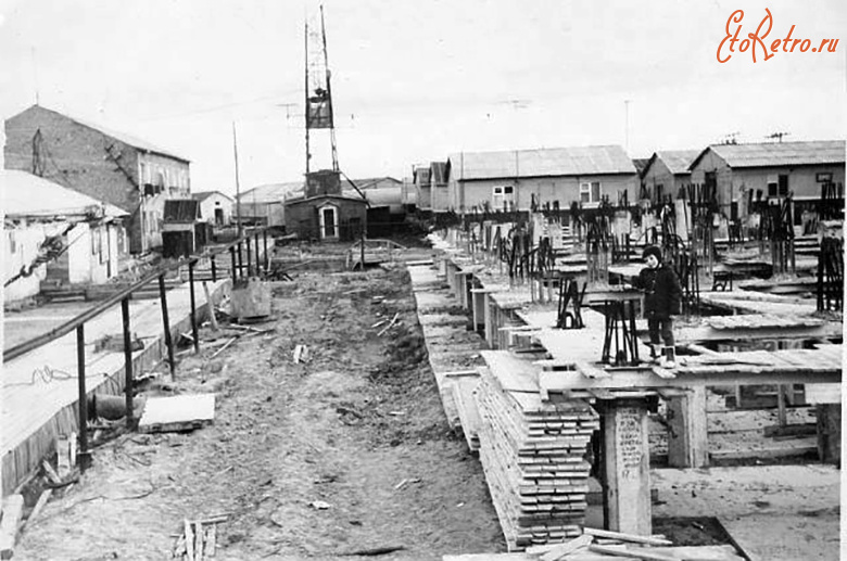 Красноярский край - Тухард (Факел). Закладка панельного дома.