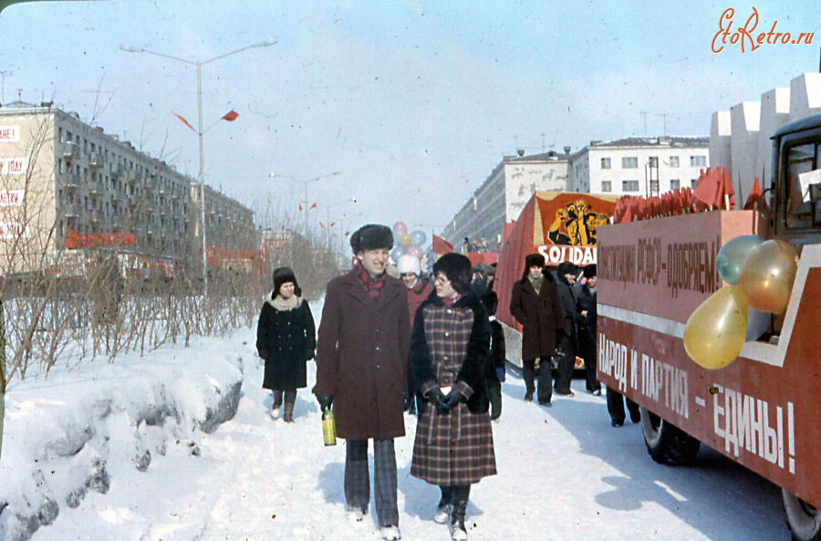 Норильск - Ленинский проспект. Первомайская демонстрация.