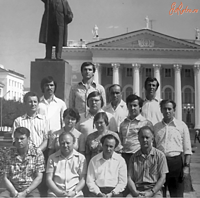 Дудинка - У Городского дома культуры.