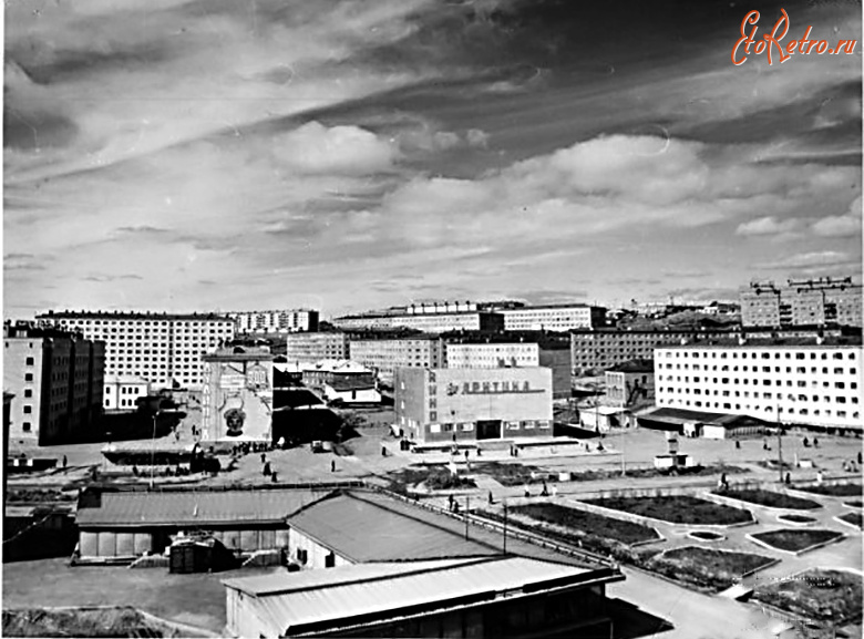 Дудинка - Улица Островского. Кинотеатр 