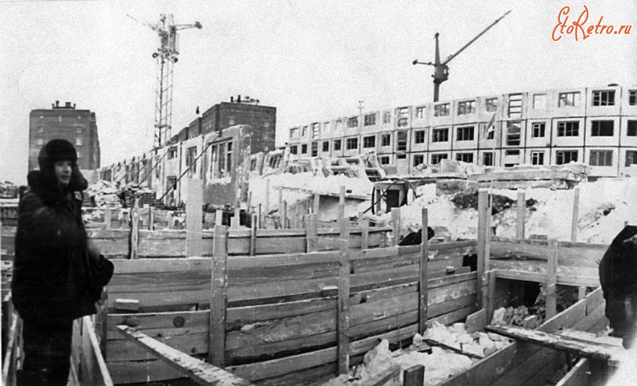 Дудинка - Строительство на улице Островского, дома №18 и 20.