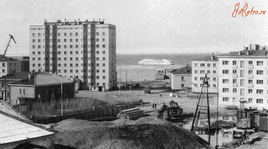 Дудинка - Первый 9-ти этажный дом в Дудинке.