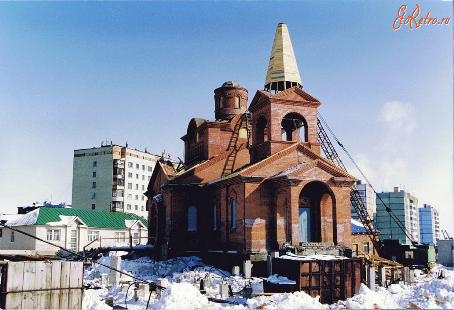 Дудинка - Строительство Свято-Введенской церкви на берегу Енисея.