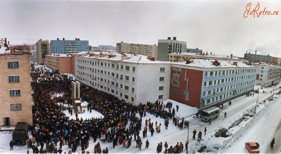 Дудинка - Улица Горького, Празднование Дня Победы.
