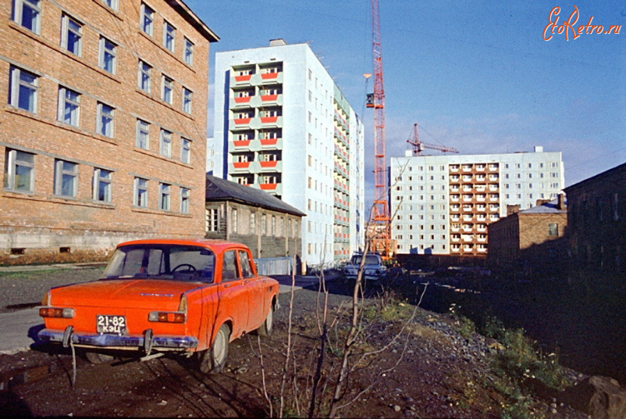 Дудинка - Во дворе домов по улице 40-летия Победы.