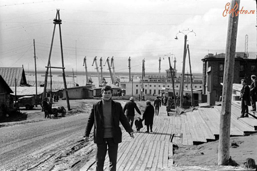 Дудинка - Улица Щорса. У Клуба порта.